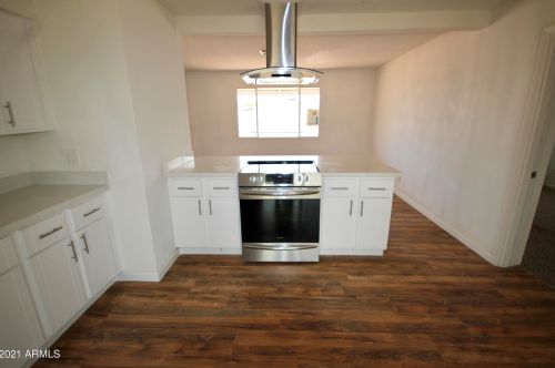 2908 Bloomfield Rd, Phoenix AZ 85029-2950 exterior