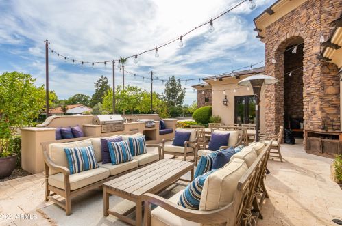 4450 54th St, Phoenix, AZ 85018-3102