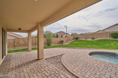 1813 Beautiful Ln, Phoenix AZ 85042-7073 exterior