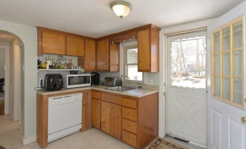 17 Brookline St, Worcester MA 01603-1508 exterior