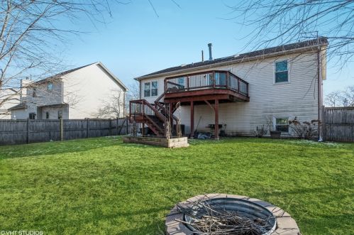 318 Blackfoot Dr, Lemont IL 60490-5524 exterior