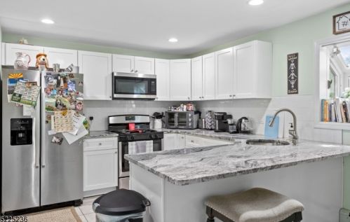 240 Skyline Lake Dr, Skyline Lakes NJ  07456-1959 exterior