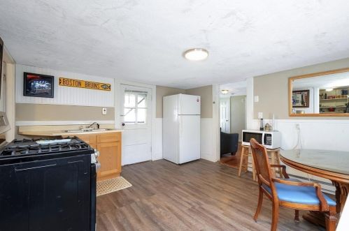 19 Jefferson St, Montgomery MA 01085-2821 exterior