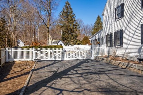 287 North St, Hingham, MA 02043-2132