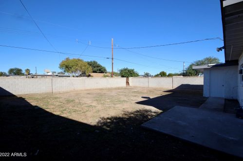 2562 Earll Dr, Phoenix AZ  85016-7404 exterior