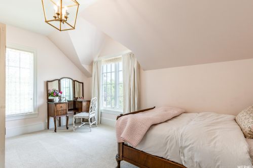 1918 Siesta Dr, Sandy UT 84093-6139 exterior