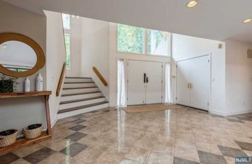 217 Wilson Dr, Cresskill NJ  07626-1711 exterior