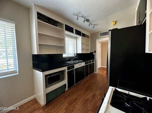 5302 14th Pl, Phoenix AZ  85014-3005 exterior