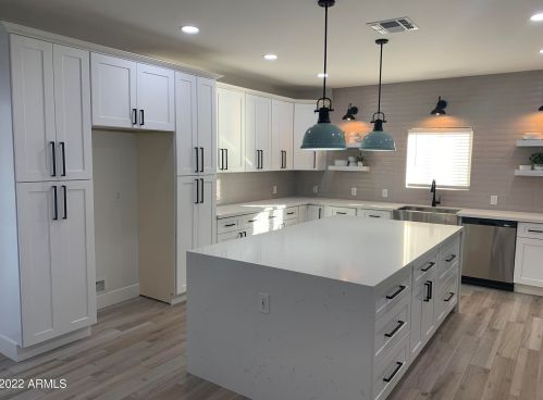 2022 22 Pl, Phoenix AZ 85042-8100 exterior