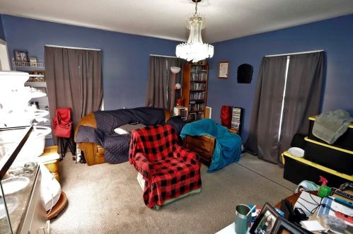 10 Viall St, New Bedford MA 02744-2505 exterior