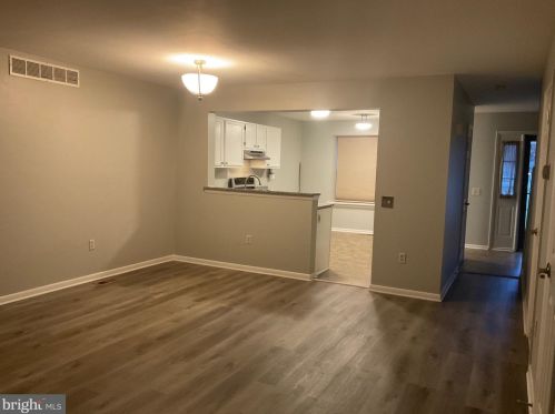 154 Evan Ct, West Deptford NJ  08086-2007 exterior