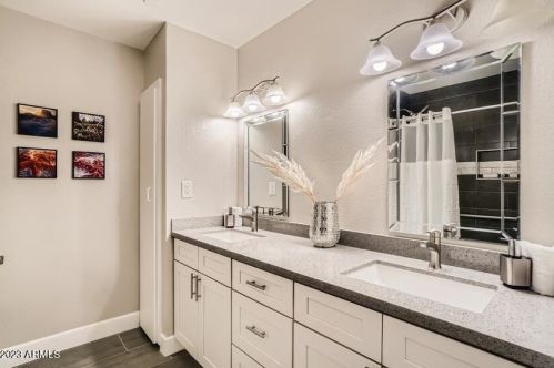 8007 7th Ave, Phoenix AZ  85021-5613 exterior