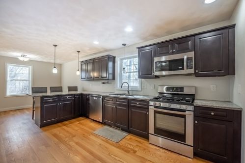 123 Pleasant Vly St, Methuen MA 01844-7227 exterior