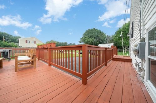 395 King James Blvd, Taunton MA  02780-7703 exterior