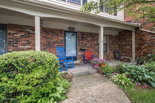 8134 Lake Ter, Louisville KY  40222-7348 exterior