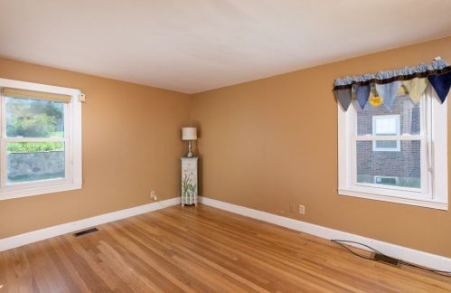 94 Great Hl Dr, Weymouth MA 02189 exterior