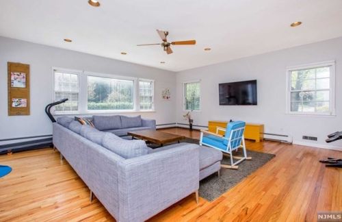 6 Oxford Pl, Cresskill NJ  07626-1625 exterior