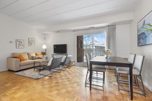 300 Tremont St, Newton MA  02458-2100 exterior