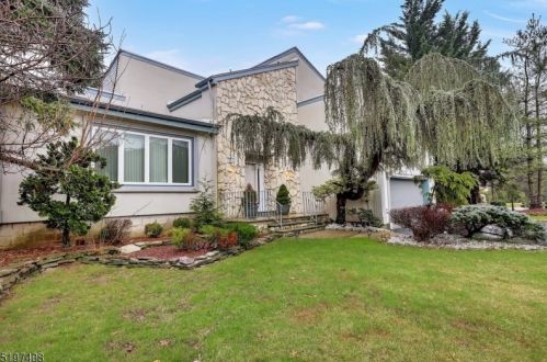 30 Anita Dr, East Hanover, NJ 07936-3422