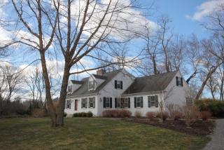 842 Rock Odundee Rd, Dartmouth MA  02748-1014 exterior