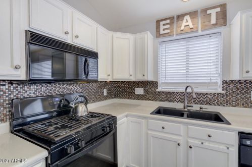 21845 48 Pl, Phoenix AZ 85044-1228 exterior