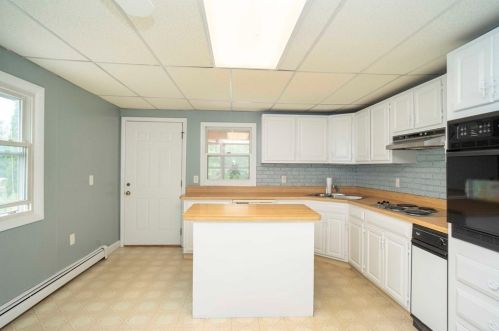 421 Britannia St, Taunton MA 02780-1853 exterior