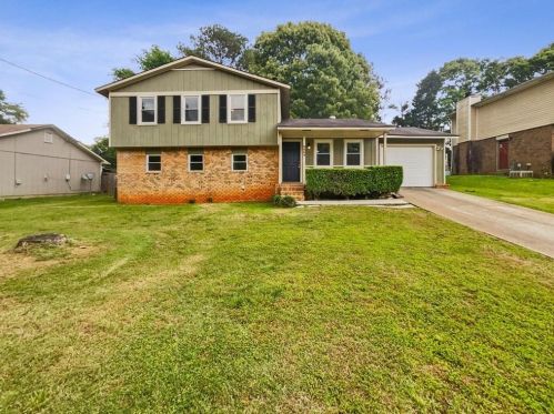 6064 Katherine Rd, Rex, GA 30273-1122