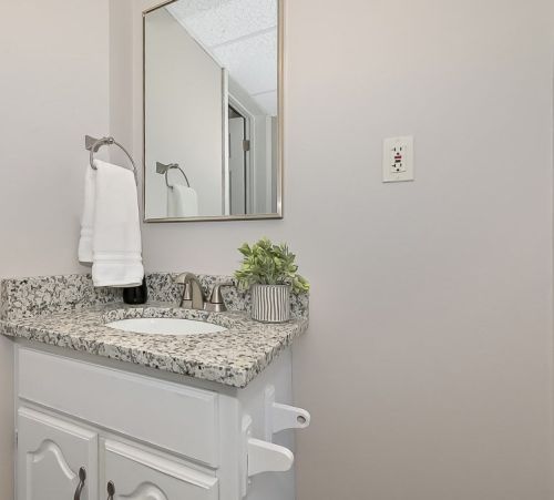 79 Valmor St, Worcester MA 01604-2447 exterior