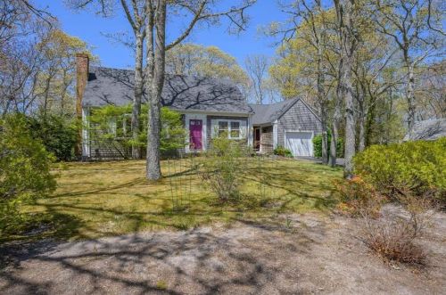 28 Souwest Dr, Harwich, MA 02645-2128