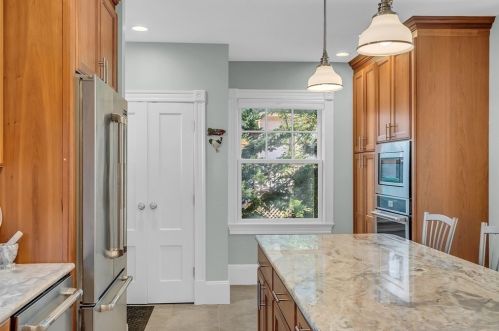 12 Baker Ave, Beverly MA 01915-3504 exterior