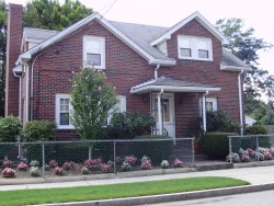 286 River St, Newton, MA 02465-1436