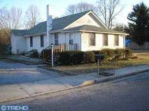 152 Delaware Dr, Pennsville NJ  08070-3324 exterior