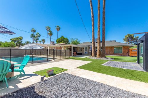 4231 Catalina Dr, Phoenix AZ 85031-3726 exterior