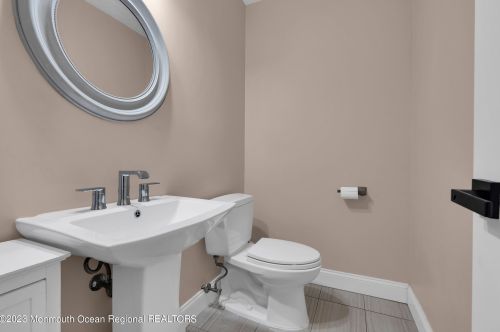 6 Pitney Ln, Jackson Twp NJ 08527-2933 exterior