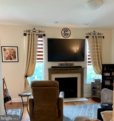 1019 Buckingham Dr, West Deptford, NJ 08086-3811