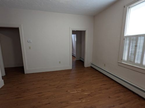 394 Chandler St, Worcester MA 01602-2916 exterior