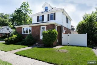 267 Prospect Ave, Bergenfield NJ  07621-1225 exterior