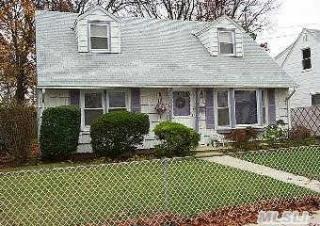 1587 Kiefer Ave, Floral Park NY  11003-2361 exterior