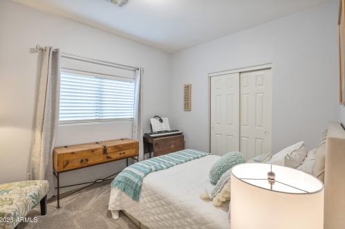 26219 41 Way, Phoenix AZ 85042-6304 exterior