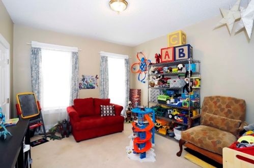 106 Arnold St, New Bedford MA 02740-3640 exterior