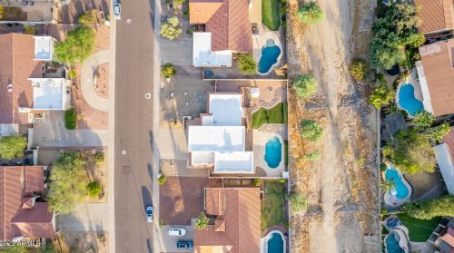 3835 Ahwatukee Dr, Phoenix AZ 85044-2033 exterior