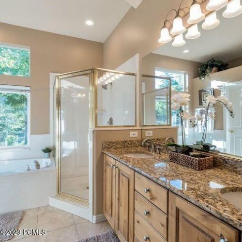 4365 Hidden Cv Rd, Park City UT 84098-4724 exterior