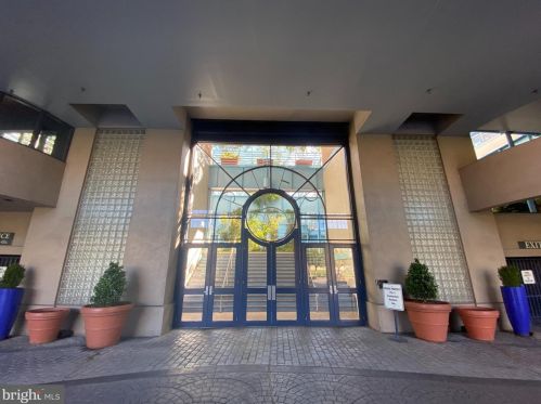 7 Columbus Blvd, Philadelphia, PA 19106-1402