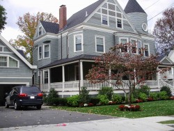 79 Hillside Ave, Newton, MA 02465-2543