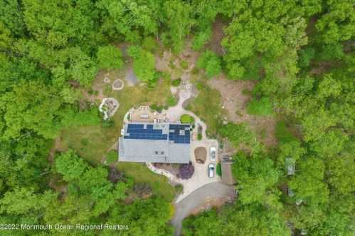 335 Veterans Hwy, Jackson Twp NJ 08527-2832 exterior