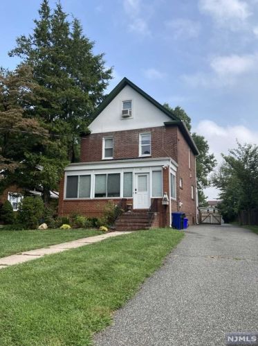 61 Hillside Ave, Cresskill NJ  07626-1632 exterior