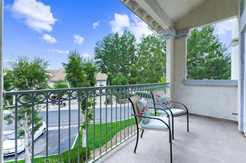 8075 Treeview Ct, Anaheim CA 92808-1552 exterior