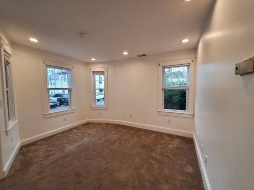 8 Ipswich St, Seekonk MA 02771 exterior