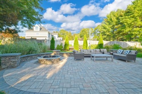 885 Randolph St, Canton MA 02021-1365 exterior