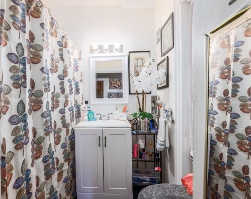 42 Lewis St, Worcester MA 01610-1702 exterior